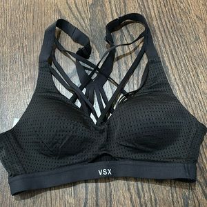 ⭐️2/$10 - VSX black sports bra